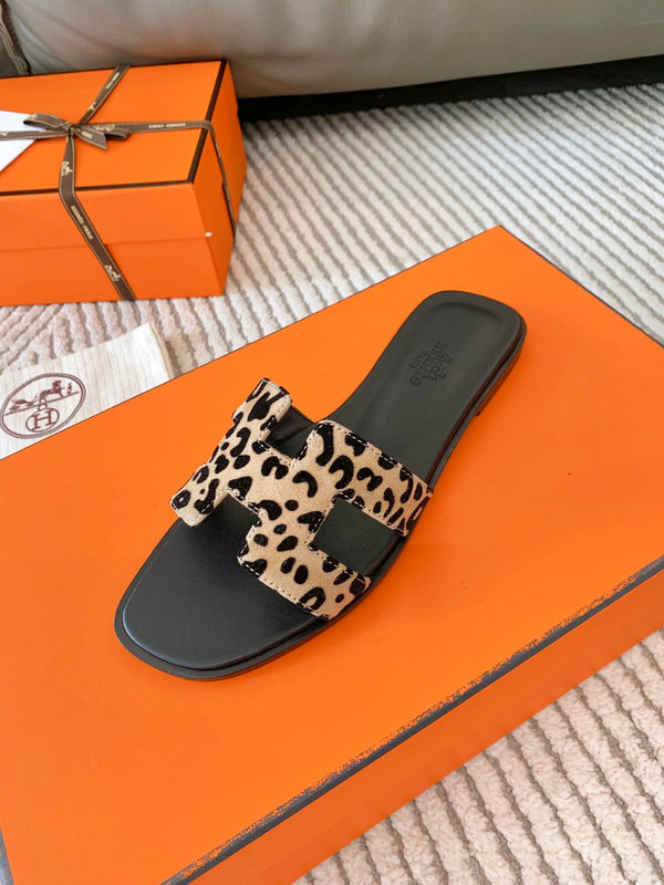 HM Oran Sandal Beige With Black Pattern Calfskin  963189