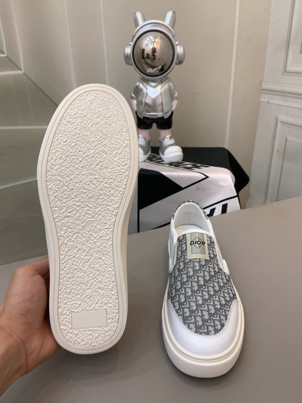 CD B23 SLIP ON WHITE CALFSKIN AND BEIGE FABRIC