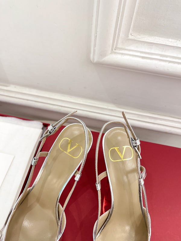 Décolleté con cinturino posteriore Vlogo Signature Diamond in pelle di vitello argentata