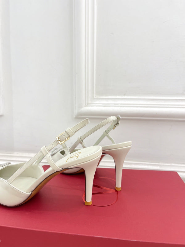 Décolleté con cinturino posteriore Vlogo Signature Diamond in pelle di vitello bianca