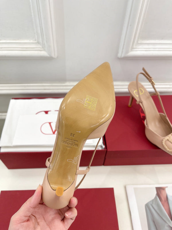 Décolleté con cinturino posteriore Vlogo Signature Diamond in pelle di vitello beige