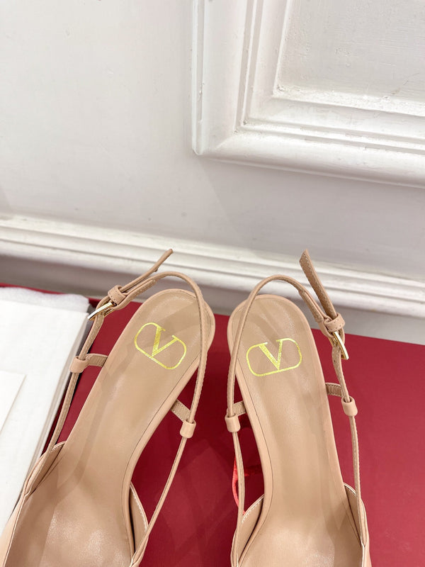 Décolleté con cinturino posteriore Vlogo Signature Diamond in pelle di vitello beige