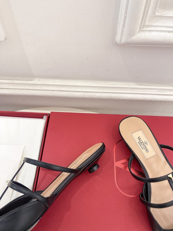 Sandalo Rockstud Wispy in pelle di vitello nera 20 mm