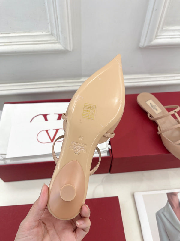 Sandalo Rockstud Wispy Beige in pelle di vitello 20 mm