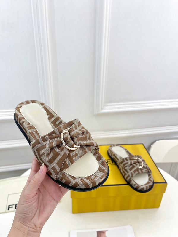 FENDI FLAT SLIPPER IN BROWN MONOGRAM JACQUARD FABRIC WITH GOLD HARDWARE