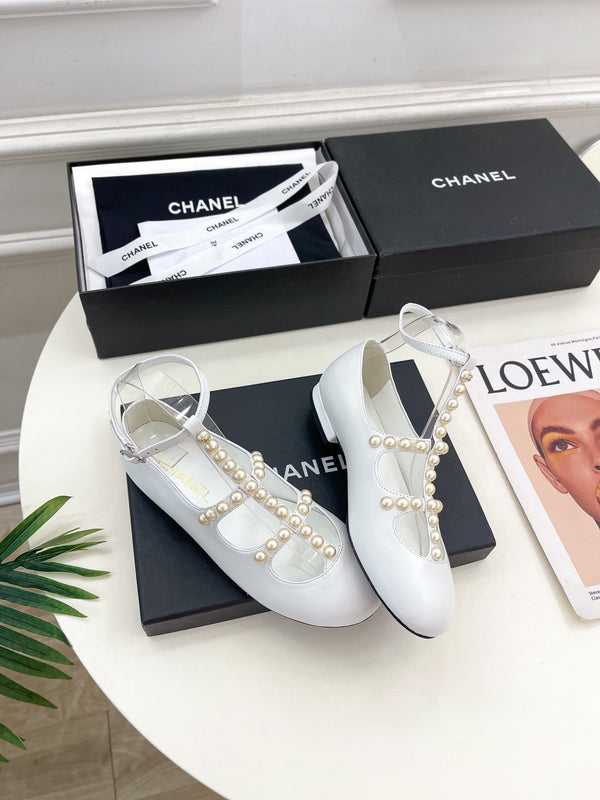 CC Mary Jane 10mm In White With Small Pearls Lambskin 948758