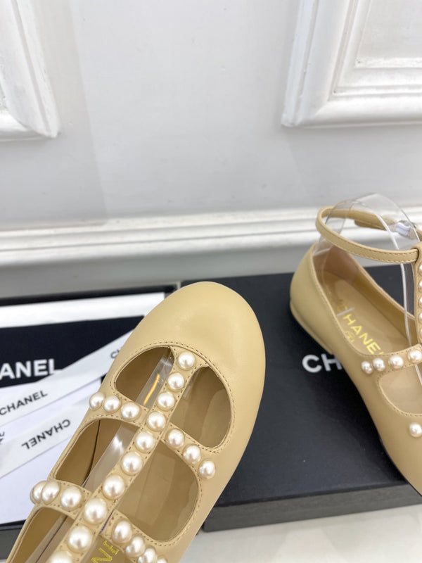 CC Mary Jane 10mm In Buff Yellow With Small Pearls Lambskin 948762