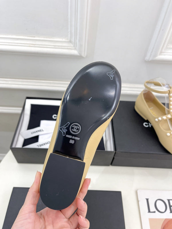 CC Mary Jane 10mm In Buff Yellow With Small Pearls Lambskin 948762