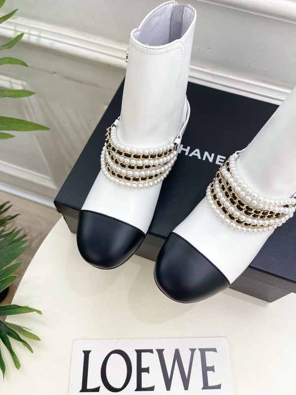 CC Pearl Chain Ankle Boots Booties 35mm Black White Lambskin 425464