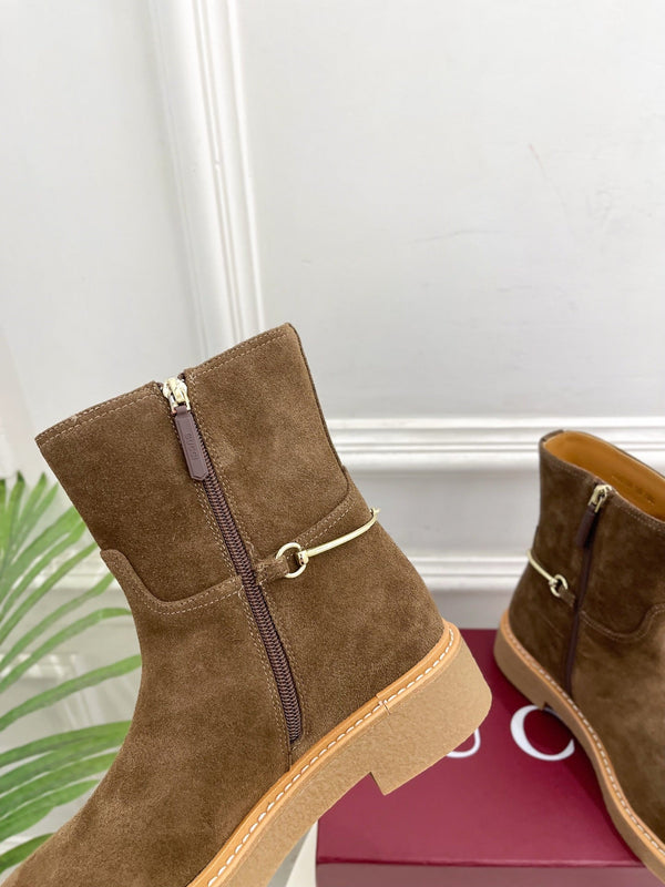 Gucci 25𝐬𝐬 horsebit ankle boots chestnut brown suede 435376
