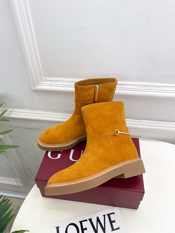 Gucci 25𝐬𝐬 horsebit ankle boots mustard yellow suede 435377