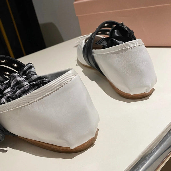 SCARPE BALLERINE IN PELLE DI AGNELLO BIANCA CON CINTURINI NERI UNICI