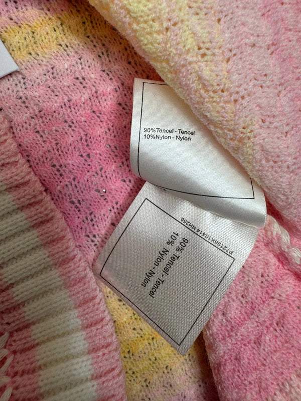 CHANEL KNITTED BUTTONED SLEEVELESS VEST 274921