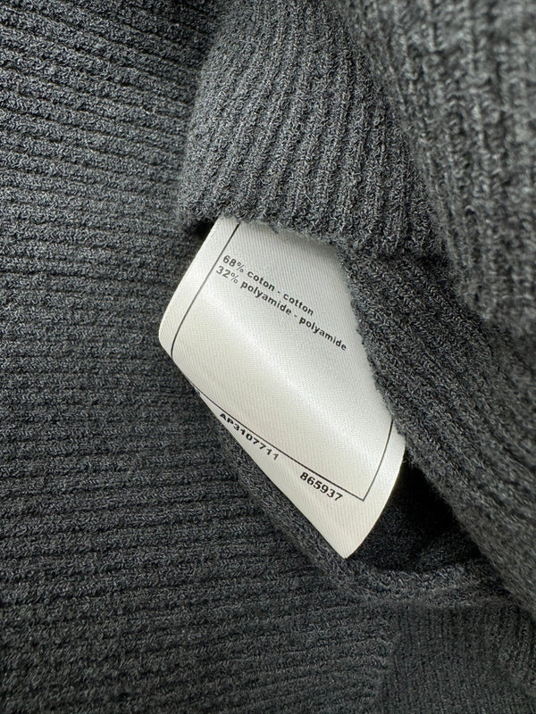 CHANEL SLEEVELESS TOP WITH RUFFLED COLLAR 274888