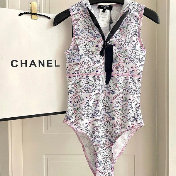 CC BIKINI SWIMSUIT SET IN WHITE AND FISH COLORFUL PRINTED 604253