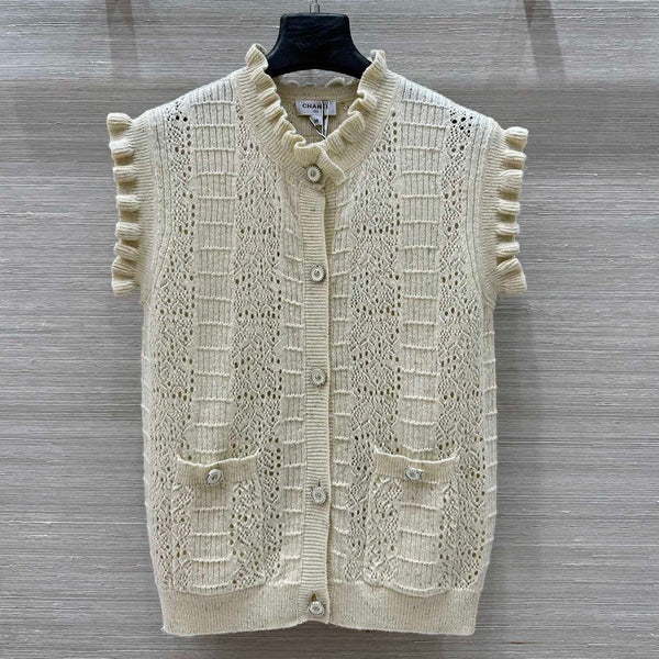 CHANEL SLEEVELESS TOP STYLE 72