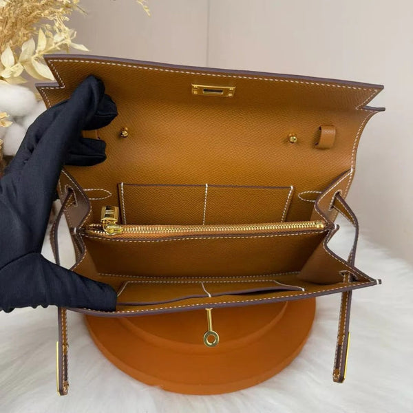 HM KELLY CLASSIQUE TO GO WALLET 20 IN BROWN CALFSKIN GOLD HARDWARE