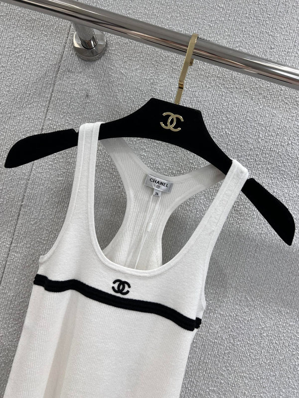 CHANEL SLEEVELESS TOP STYLE 65