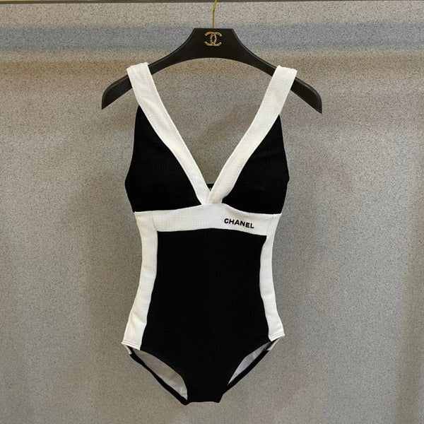 CC BIKINI SWIMSUIT SET IN BLACK AND WHITE 573554