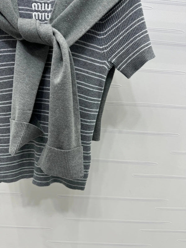 MIU 25S MANTELLA IN MAGLIA A RIGHE A MANICHE CORTE 264139