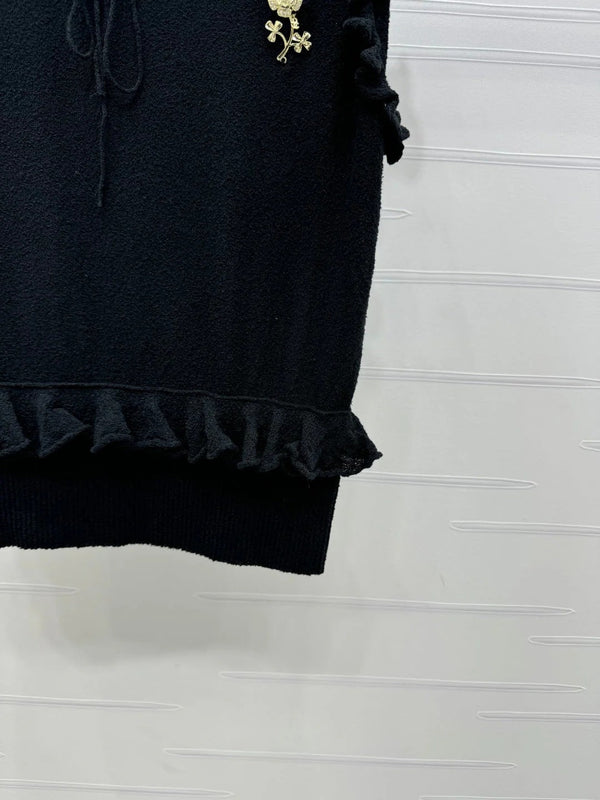 CHANEL SLEEVELESS TOP WITH RUFFLED COLLAR 274888