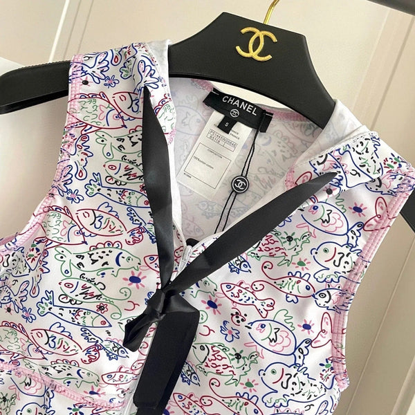 CC BIKINI SWIMSUIT SET IN WHITE AND FISH COLORFUL PRINTED 604253