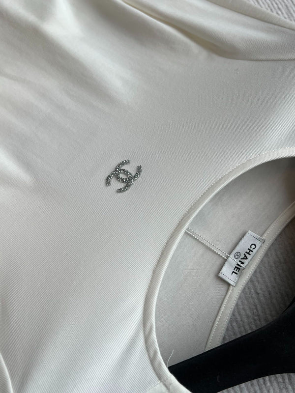 CHANEL LONG-SLEEVE T-SHIRT STYLE 28