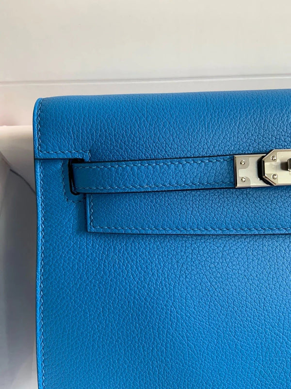 KELLY DANSE 22 EVERCOLOR BLUE IN CALFSKIN SLIVER HARDWARE