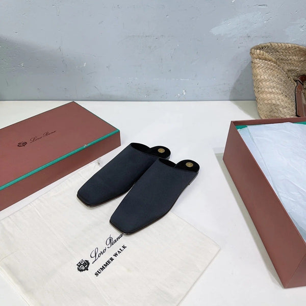 FLAT BUBBLE IN BLACK CANVAS