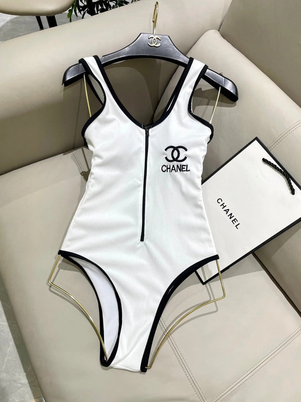 CC BIKINI SWIMSUIT SET IN WHITE AND BLACK TRIM 604254