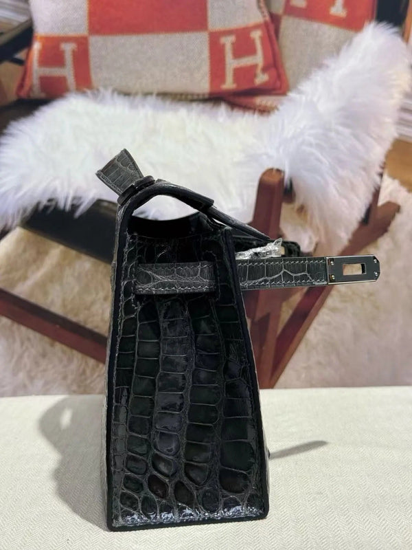 HM KELLY MINI 22 IN BLACK AMERICAN ALLIGATOR SILVER BUCKLE