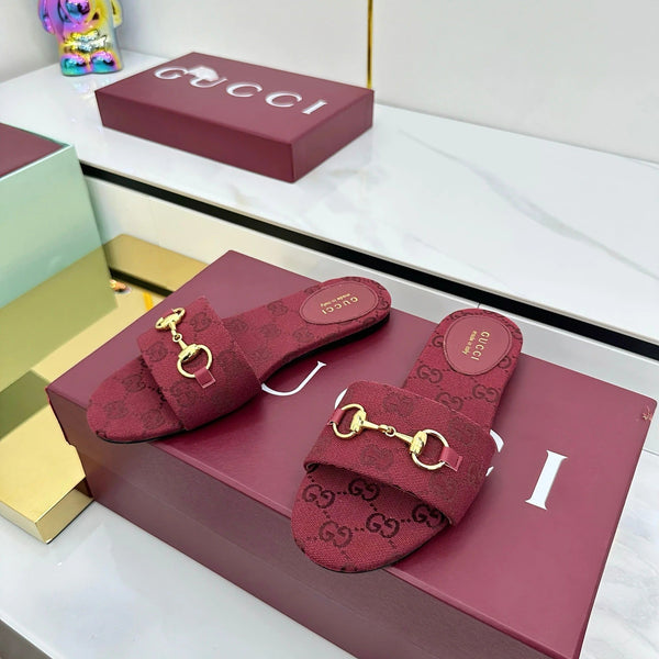 GG SLIDES IN RED WITH GOLD HARDWARE