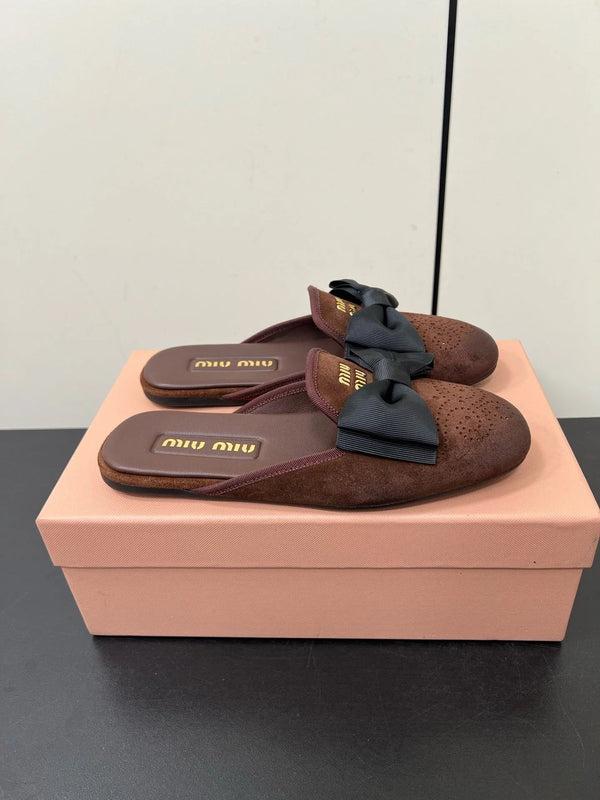 BOW MULES IN CHOCOLATE SUEDE