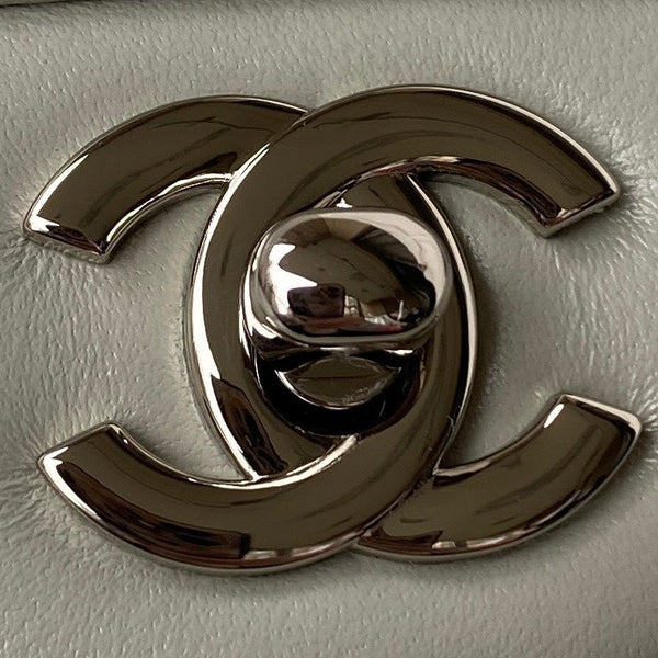 Medium Classic Flap Bag 23cm Light Grey Lambskin Silver Hardware