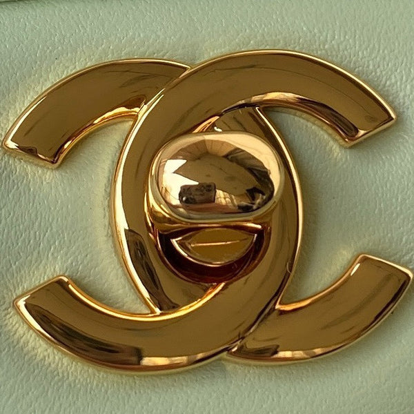 Medium Classic Flap Bag 23cm Light Green Lambskin Gold Hardware