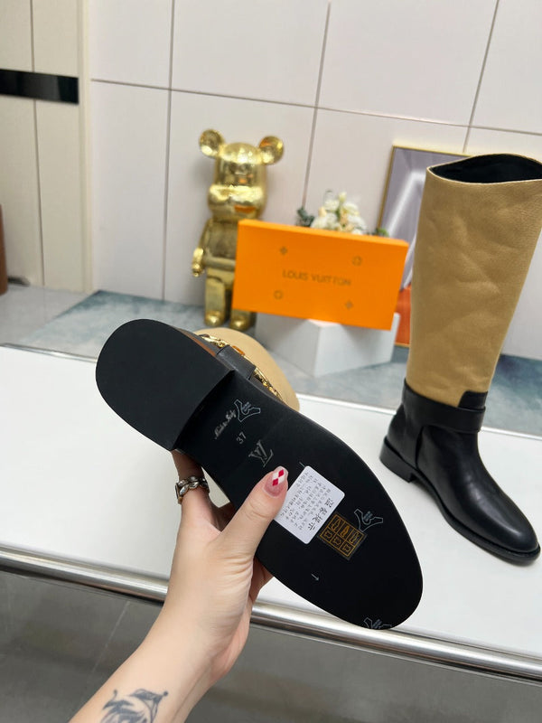 Stivale alto piatto LV Westside 40mm in pelle di agnello marrone chiaro misto nero