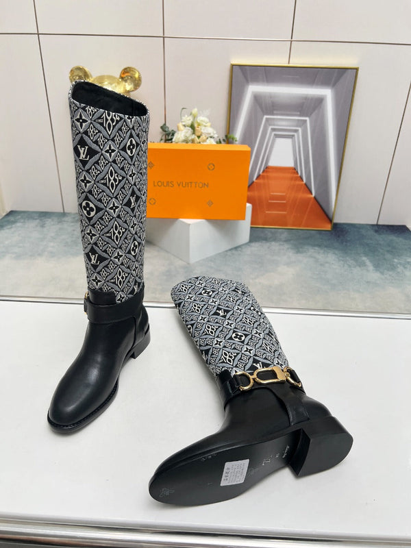 Stivale alto piatto LV Westside 40mm in pelle di agnello monogrammata nera e bianca