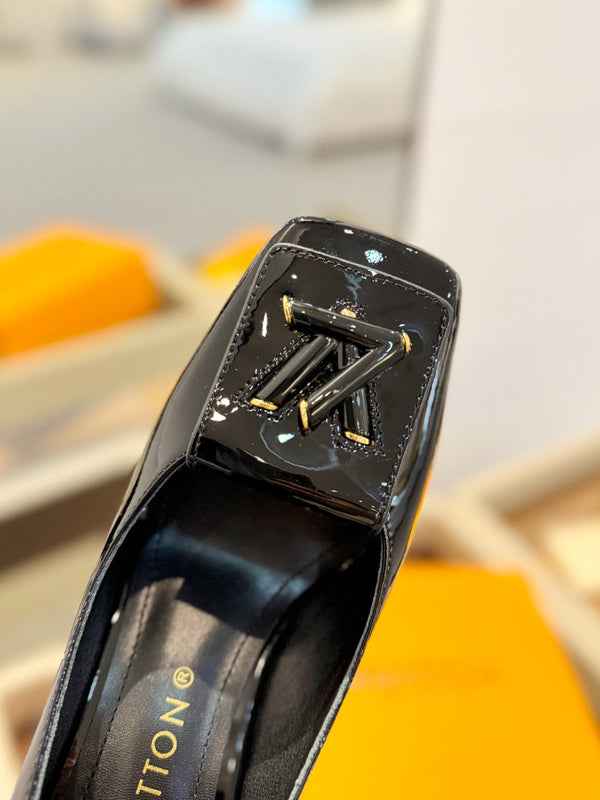 LV Shake Pump 120mm Glossy Black Cowhide