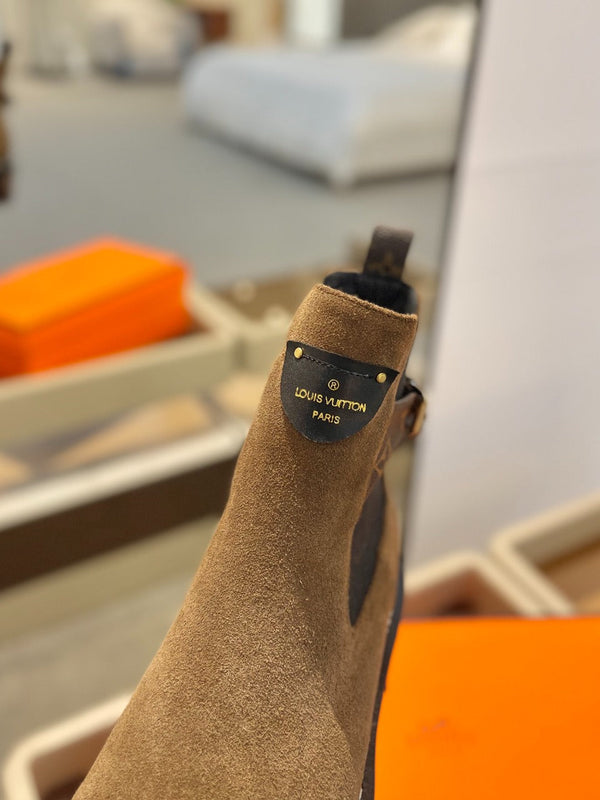 Stivaletto LV Beaubourg 50mm in pelle scamosciata marrone gialla