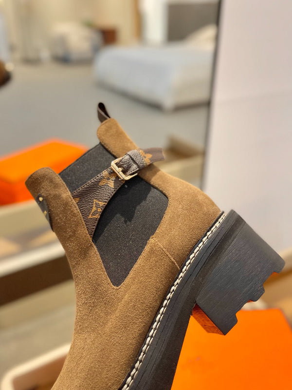 Stivaletto LV Beaubourg 50mm in pelle scamosciata marrone gialla