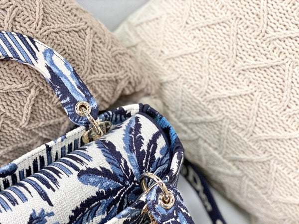 MEDIUM LADY D-LITE BLUE PALMS EMBROIDERY