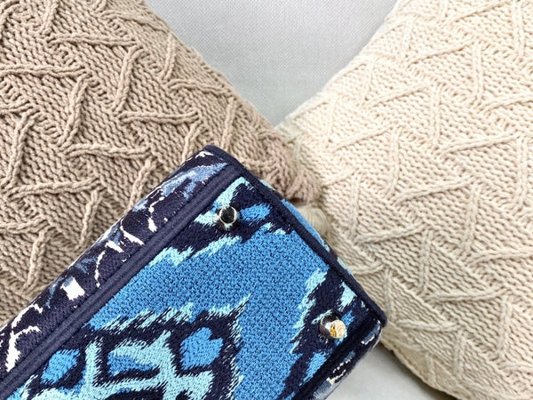 MEDIUM LADY D-LITE BLUE PALMS EMBROIDERY